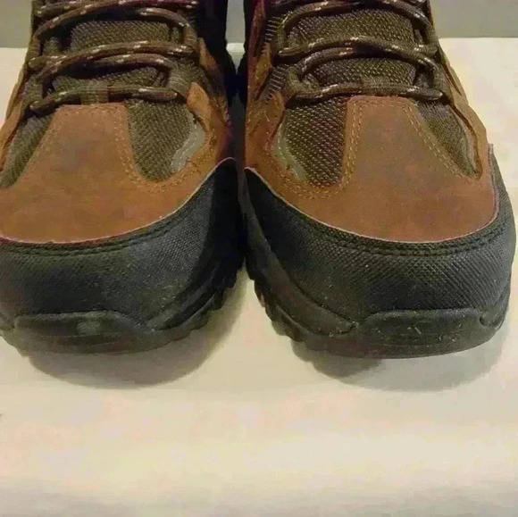 Skechers Outdoor Waterproof,Relaxed Fit Boots. Men's size 9 - Picture 11 of 12